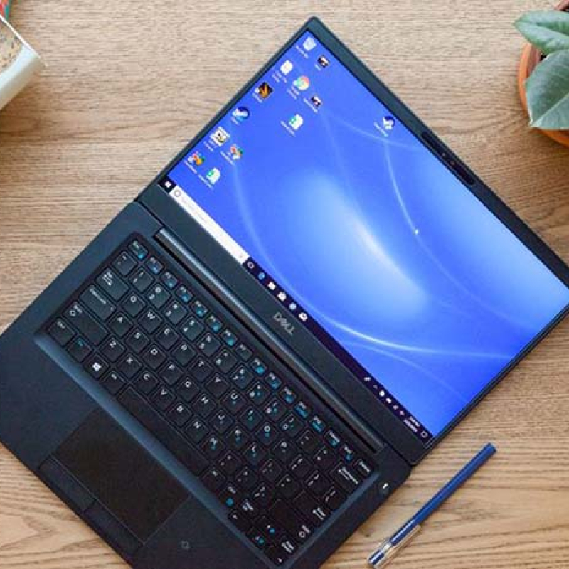 Dell Latitude 7390 cảm ứng